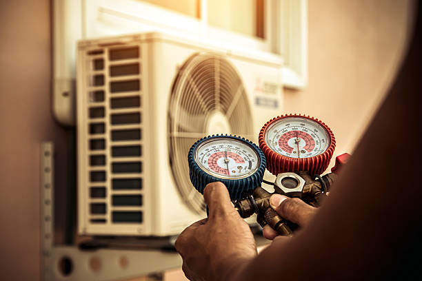 Professional Ac Installation technician working in Minier, IL